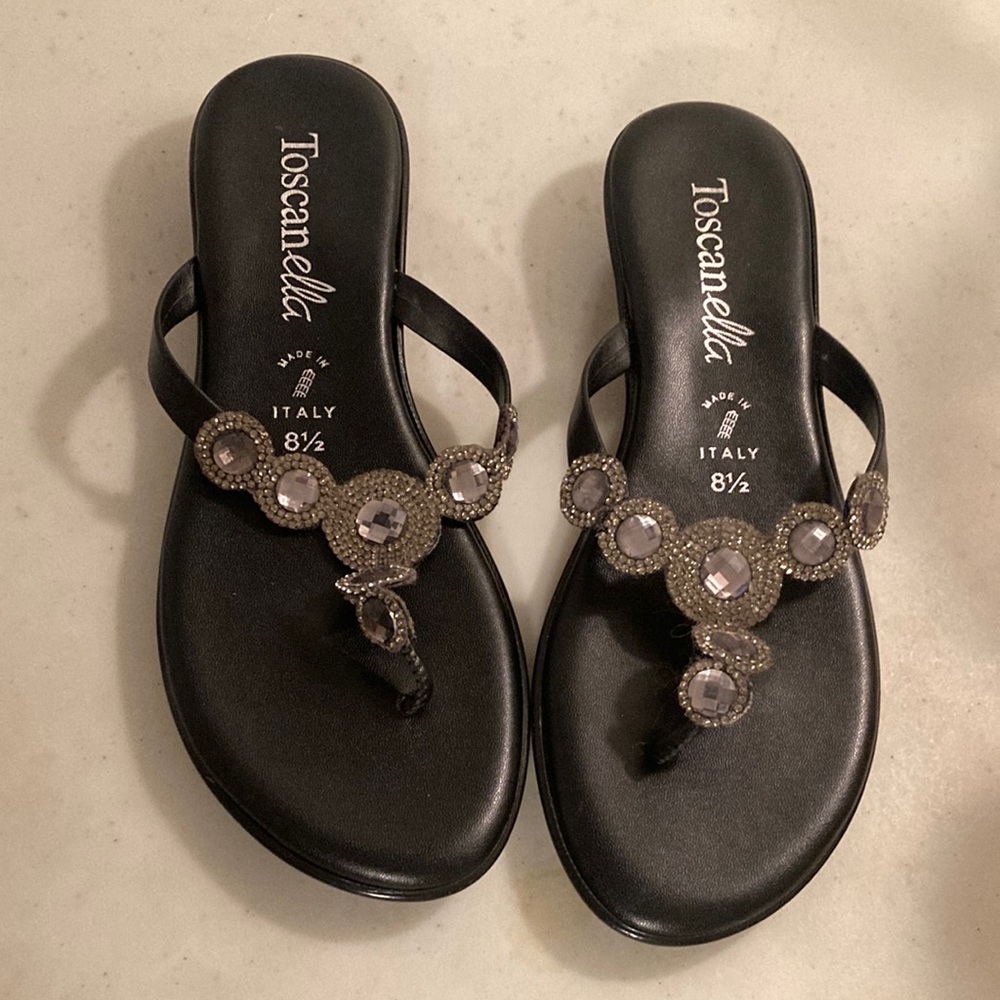 NWOT Toscanella Black Thong Sandals with Rhinestones S z 8.5 Made in Italy